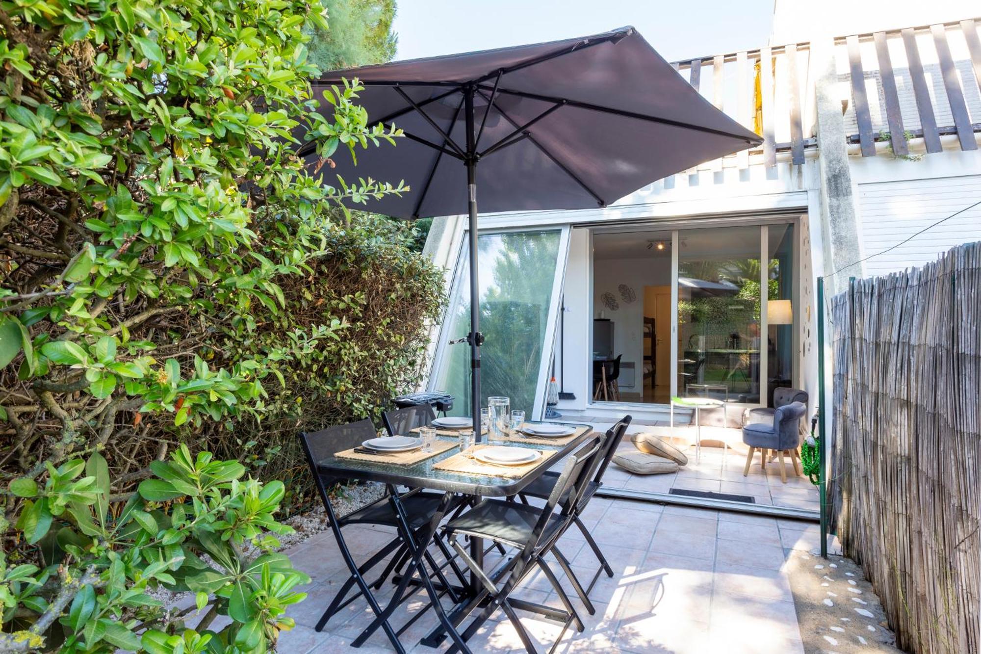 Chez Alexandra - Elegant Studio Avec Parking A Proximite Des Plages Ла-Гранд-Мот Экстерьер фото