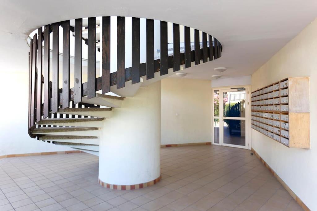 Chez Alexandra - Elegant Studio Avec Parking A Proximite Des Plages Ла-Гранд-Мот Экстерьер фото